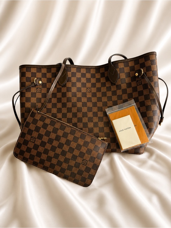 Louis Vuitton Handbags - LV Neverful MM in Daimer Ebene